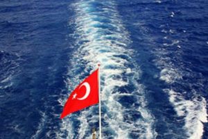 Kızıldenizde T&uuml;rk gemisi başka bir gemiye &ccedil;arptı