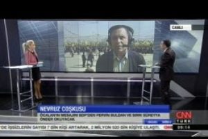 CNN T&uuml;rk spikerinin Diyarbakır'daki bayrak hassasiyeti