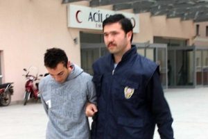 Hastanede 4 hemşirenin adliyede kadın memurun &ccedil;antasını &ccedil;aldı
