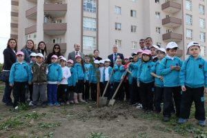 Orman Haftası'nda Nil&uuml;fer'e yeni fidanlar