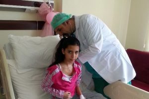 Doğuştan kalbi delik olan Tuğ&ccedil;e, hayata tutundu