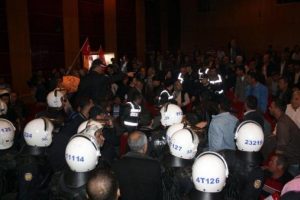 Mersin'de gergin saatler