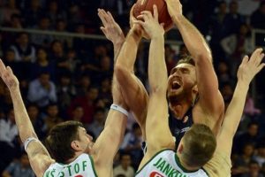 Anadolu Efes Litvanya'da kaybetti