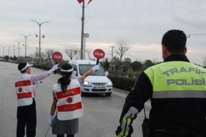 Okul ge&ccedil;it g&ouml;revlileri iş başında