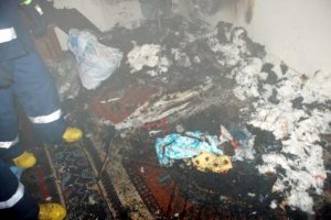 &Ccedil;akmakla oyun evi yaktı