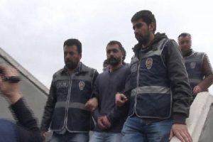 "Ben &ccedil;ıkana kadar nefes almayın"