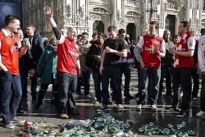 Arsenal taraftarlarından Galatasaray'a b&uuml;y&uuml;k ayıp!