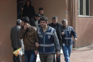 Vir&uuml;sl&uuml; mail gonderip hesap boşaltan şebeke adliyede