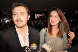 Tolga G&uuml;le&ccedil; ve Yeliz Şar 'enerji yemeği' yedi
