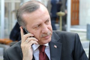 Meşal ile telefonda g&ouml;r&uuml;şt&uuml;