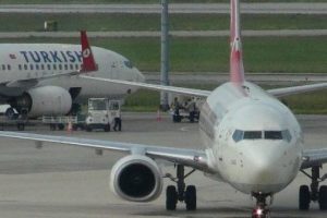 Adana'da hava ulaşımı aksadı