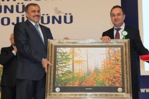 Ge&ccedil;en yıl en &ccedil;ok dikili ağa&ccedil; alan Balcıoğulları'na bakandan &ouml;d&uuml;l
