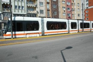 YGS &ouml;ğrencileri, tramvayların azizliğine uğradı