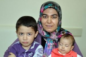 Oğlunun ikizini d&ouml;rt yıl sonra doğurdu