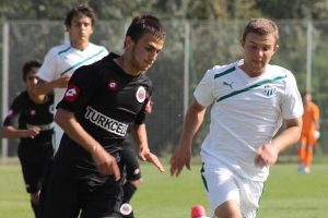 Bursaspor'un gen&ccedil;leri, Hikmet Karaman'ın takibinde
