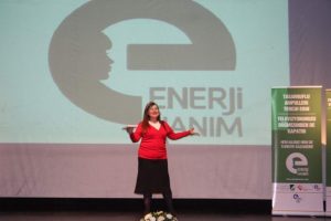 "Ev hanımları ekonomiye 4 milyarTL kazandıracak"