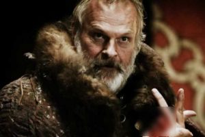 Game of Thrones oyuncusunun kulağını kopardılar