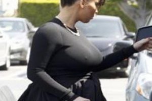 Kardashian'nın hamile kıyafeti şoka soktu