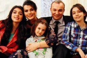Birol G&uuml;ven'den yepyeni bir aile komedisi