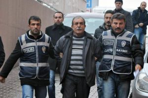 Eşini vuran emekli polise 25 yıl hapis
