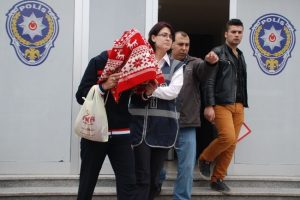 C&uuml;zdan hırsızı halk otob&uuml;s&uuml;nde yakalandı