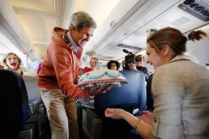 Kerry'den u&ccedil;akta s&uuml;rpriz