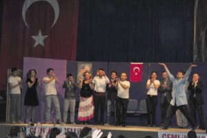 &Ccedil;ırak tiyatrosu ilk oyunu ile sahnede