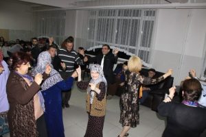 Huzurevi sakinleri kurtlarını d&ouml;kt&uuml;