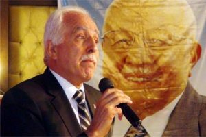 Mustafa Kamalak'ın eşine 't&uuml;rban' engeli