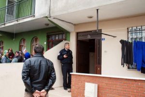 Hırsız 11 yaşındaki &ccedil;ocuğun boğazını kesti