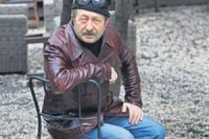 T&uuml;m sahneler kapansa bile sokakta oynarım