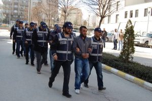 &Ouml;ğrencileri zehirleyen &ccedil;ete &ccedil;&ouml;kertildi