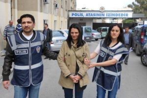 Misafirliğe gitti hırsızlık yaptı