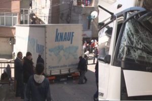 Kağıthane'de TIR dehşeti