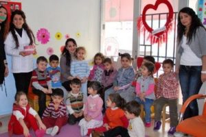 Hastane kreşinde &ccedil;ocuklar pastadan zehirlendi