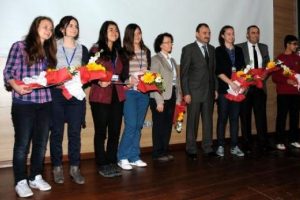 T&Uuml;BİTAK'tan gen&ccedil; bilim insanlarına &ouml;d&uuml;l