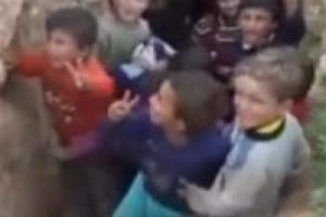 Bombadan ka&ccedil;ıp mağarada yaşıyorlar