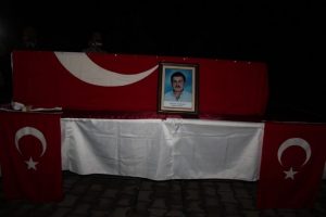 Şehit polis memurları memleketlerine uğurlandı