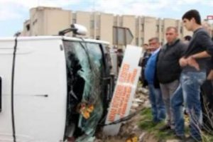 &Ouml;zel halk otob&uuml;s&uuml; kaza yaptı