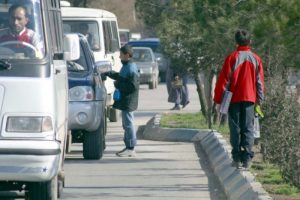 5 bin 851 &ccedil;ocuk sokaklarda &ccedil;alıştırılıyor