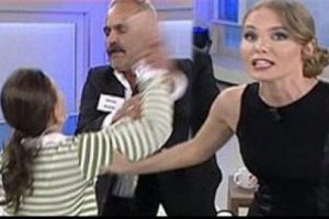 Canlı yayındaki kavga işi bıraktırdı