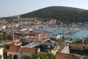&Ccedil;eşme'de fiyatlar el yakıyor