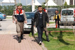 Jandarma hırsızı ayağından vurarak yakaladı