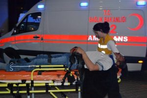 Motosikletler &ccedil;arpıştı: 3 yaralı