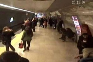 Metro istasyonunda su&ccedil;&uuml;st&uuml; yakalandı