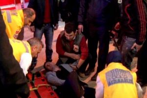 Erzurum'da bı&ccedil;aklı kavga: 2 yaralı