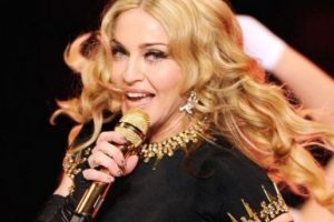 Madonna ilk milyarder kadın pop&ccedil;u oldu