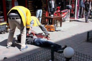 Kan davalısını, otob&uuml;s bileti alırken &ouml;ld&uuml;rd&uuml;