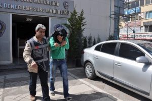 &Uuml;nl&uuml; dolandırıcı sonunda yakayı ele verdi