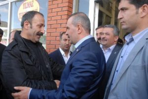AK Partili vekilden BDP'ye ge&ccedil;miş olsun ziyareti
